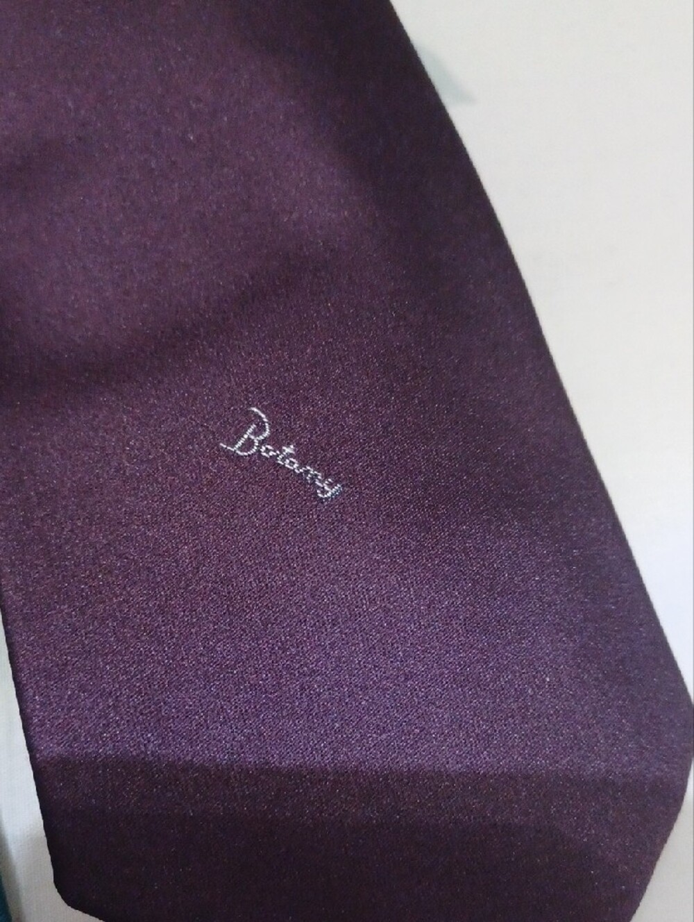 Classic Men's Solid Color Necktie - Red, Teal, Navy, Black, Purple - Picture 6 of 8